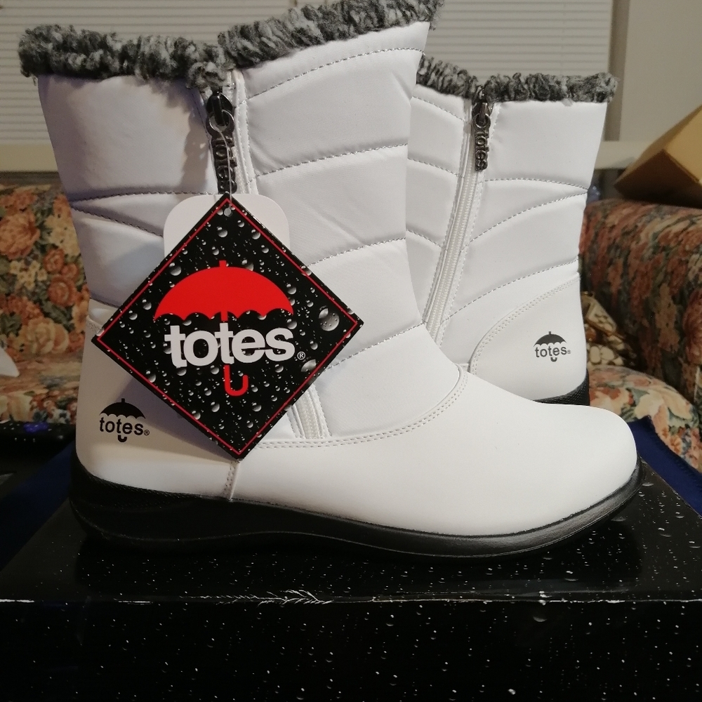 Totes  White Waterproof Winter Boots Sz 10M